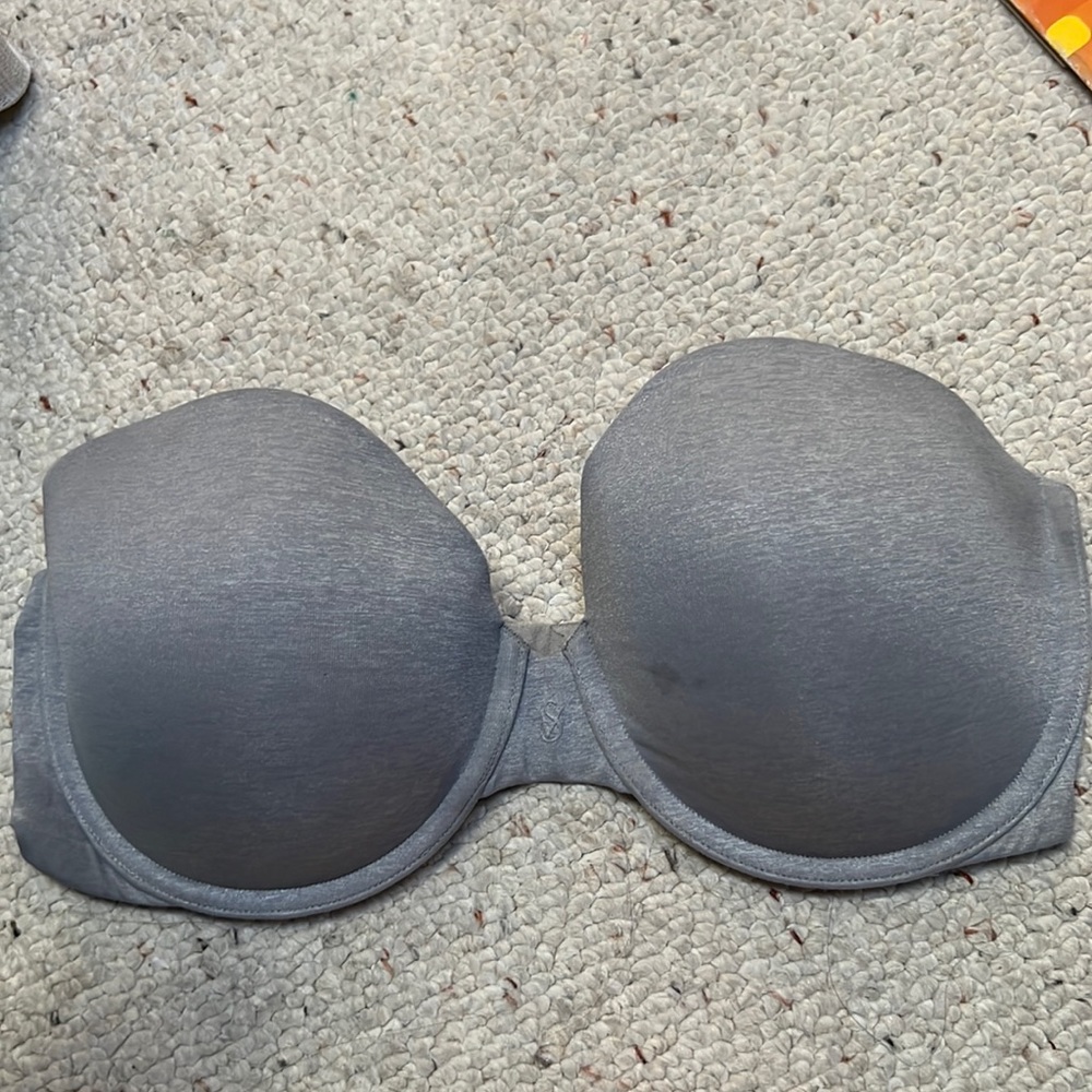 Victoria’s Secret lightly lined Strapless Bra